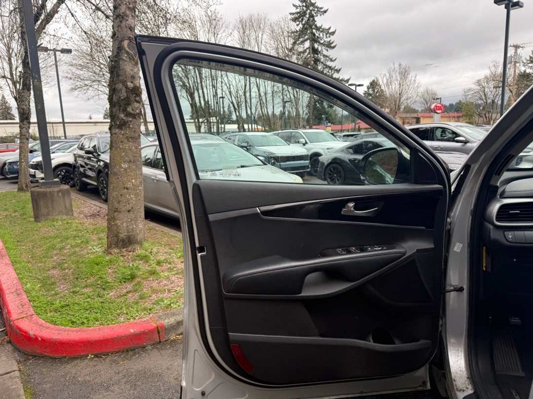 2017 Kia Sorento LX - Image 23