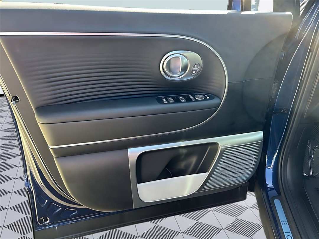 2026 Hyundai Ioniq 9 Performance Limited - Image 10