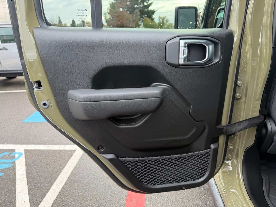 2026 Jeep Wrangler Willys - Image 29