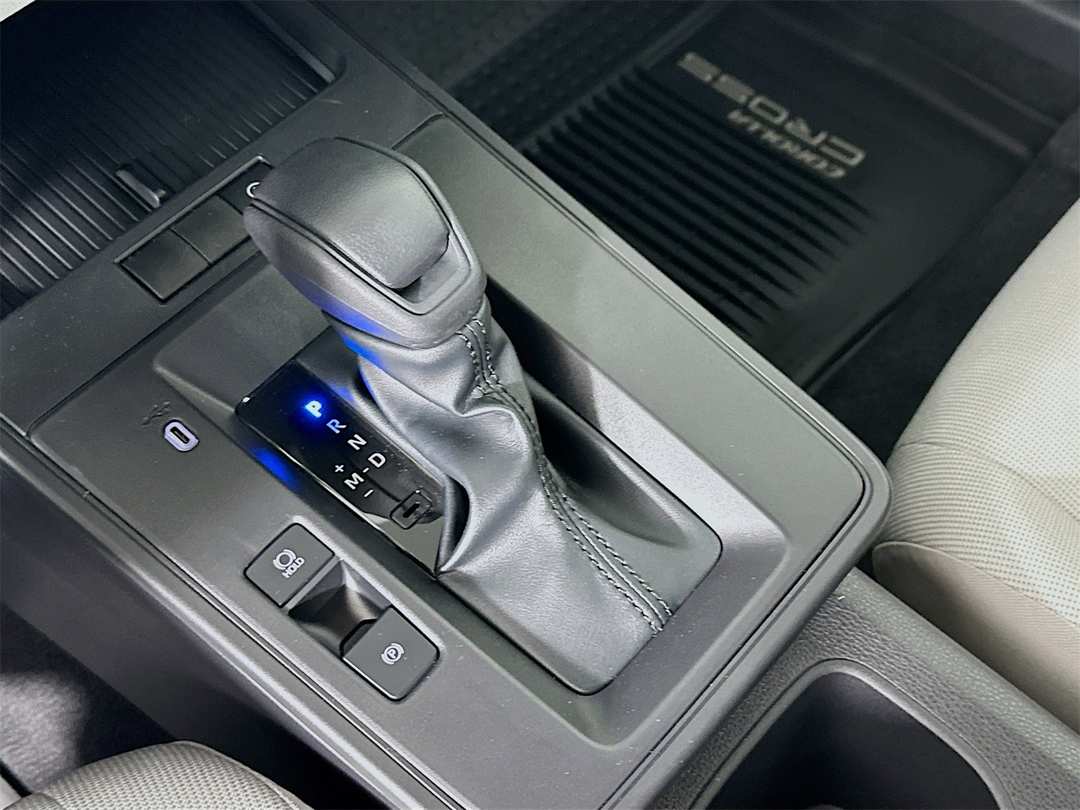 2026 Toyota Corolla Cross L - Image 17