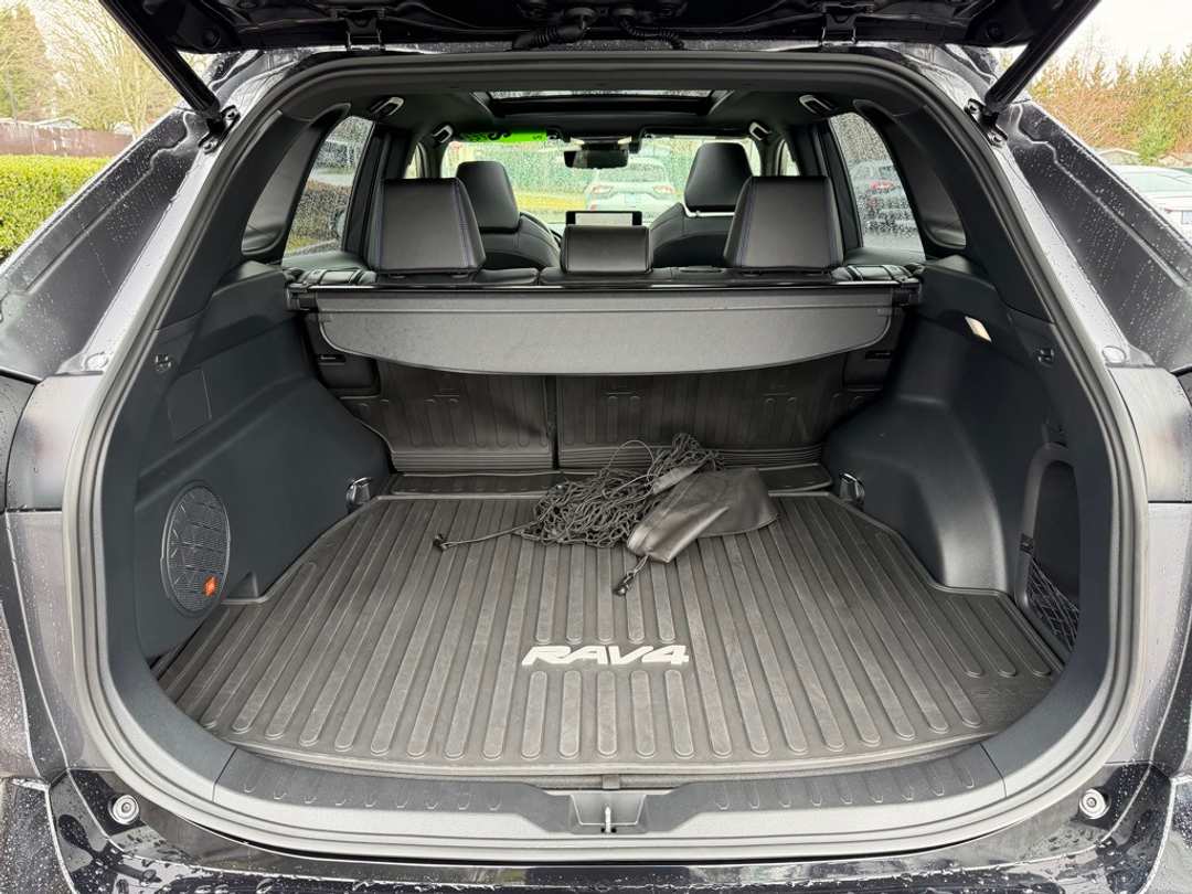 2023 Toyota Rav4 XSE - Image 11