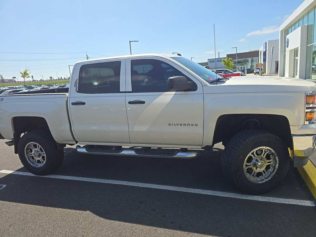 2014 Chevrolet Silverado 1500 LT - Image 2