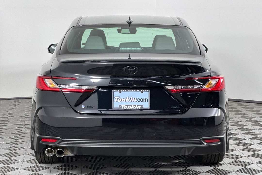 2026 Toyota Camry SE - Image 5