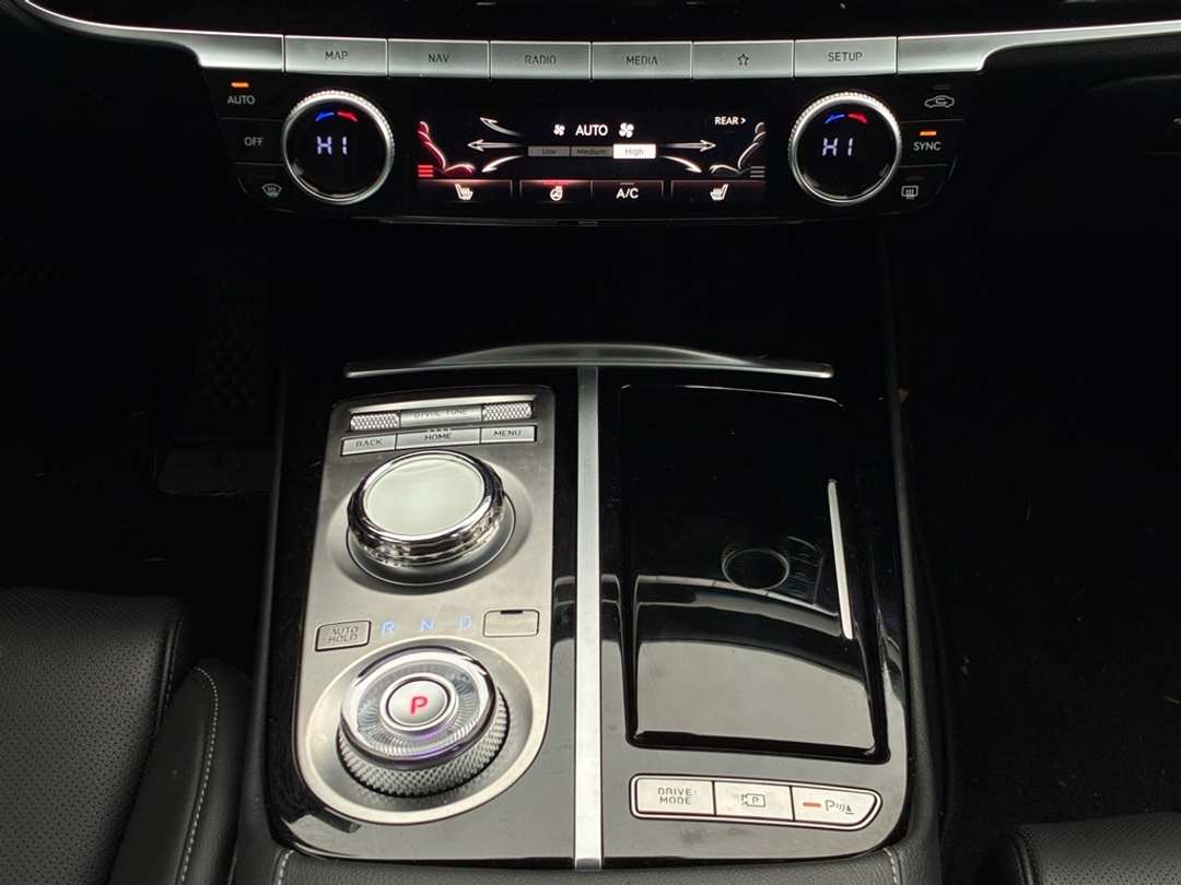 2023 Genesis G80 2.5T - Image 17