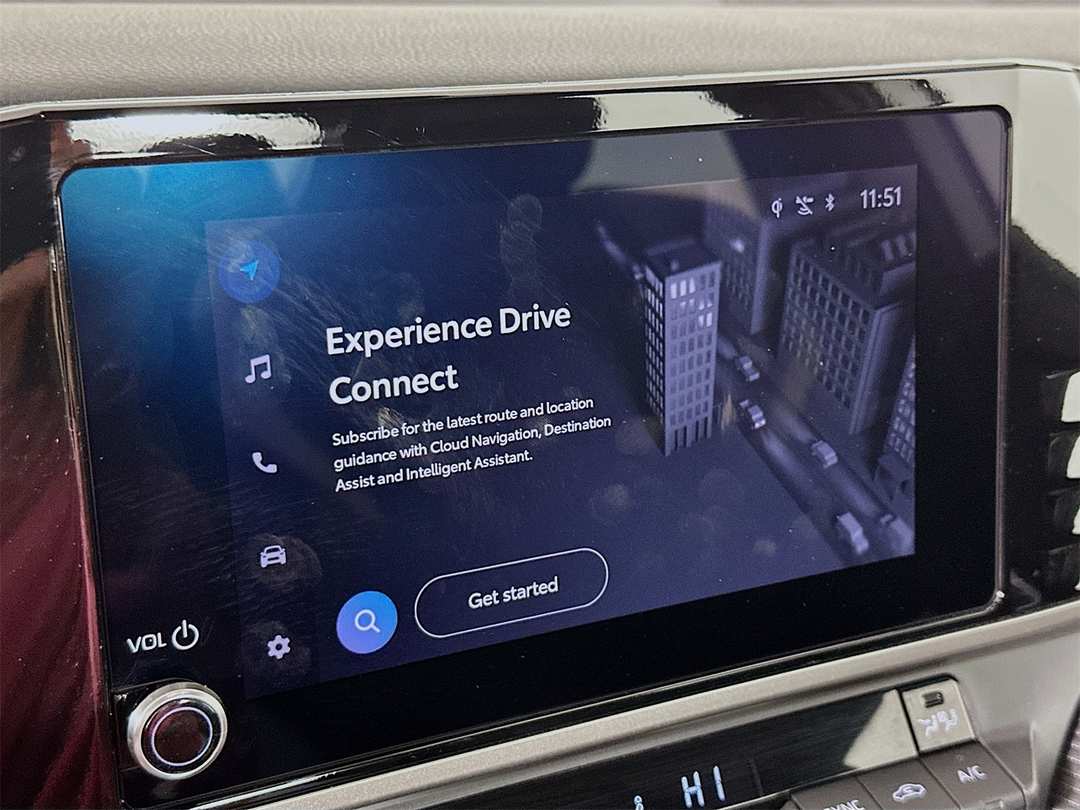 2025 Toyota Camry SE - Image 13