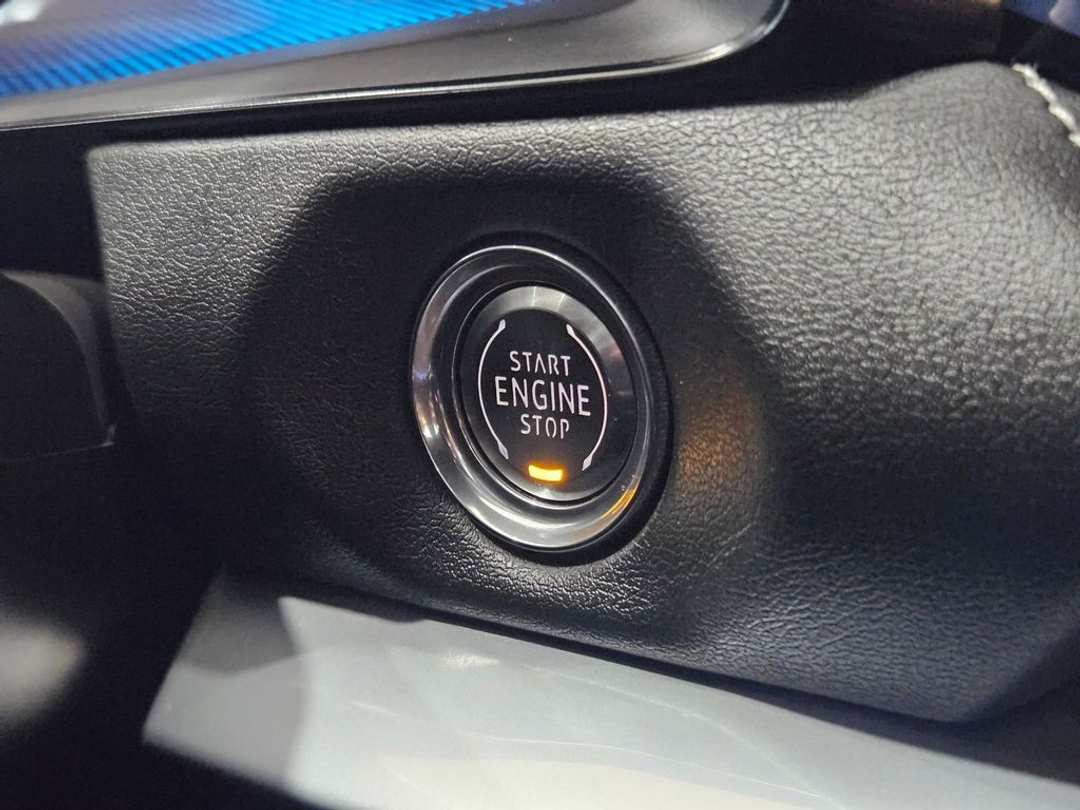 2026 Chevrolet Corvette Stingray - Image 17