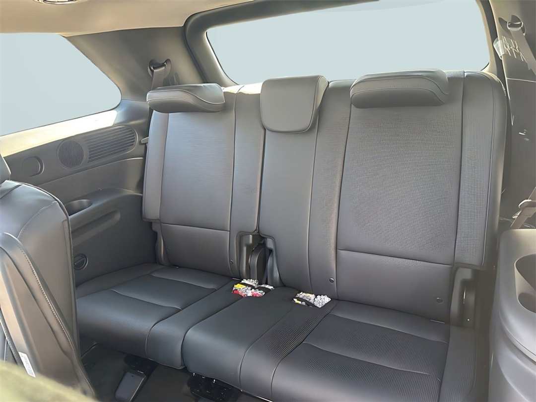 2026 Hyundai Palisade Limited - Image 13