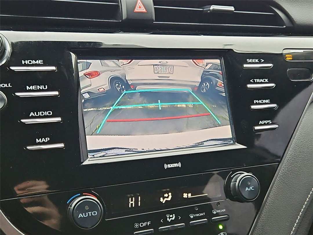 2020 Toyota Camry SE - Image 18