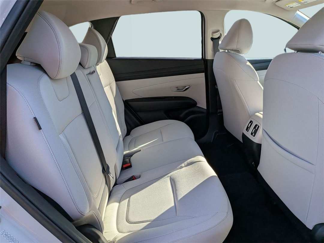 2025 Hyundai Tucson SEL - Image 32