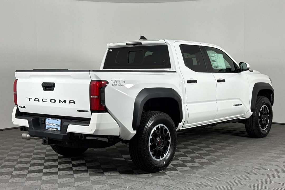 2025 Toyota Tacoma TRD Off Road - Image 4