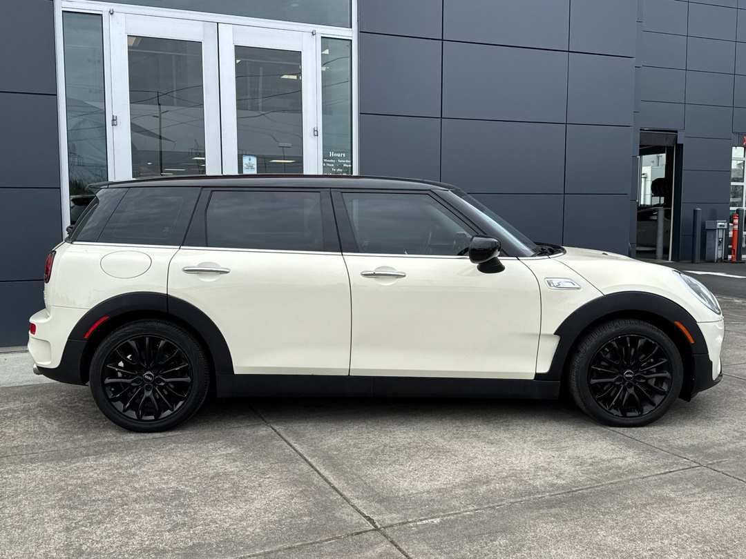 2023 MINI Cooper S Clubman - Image 2