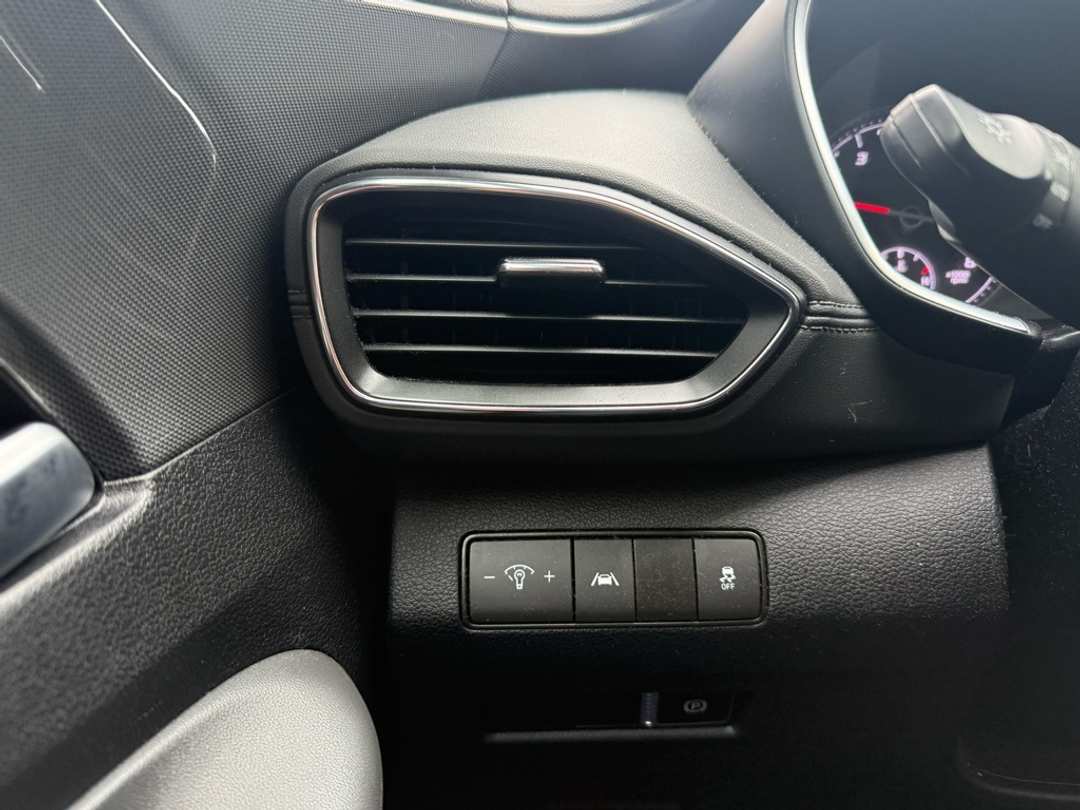 2022 Hyundai Santa Fe SEL - Image 24