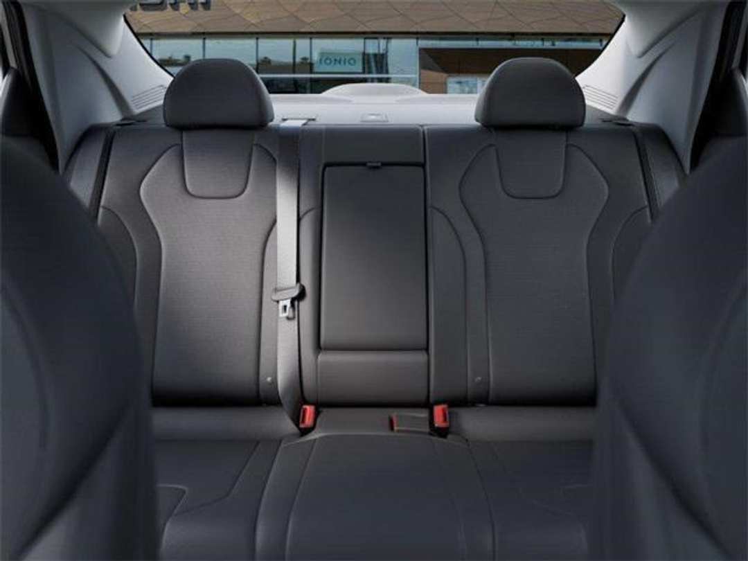 2026 Hyundai Elantra Limited - Image 12