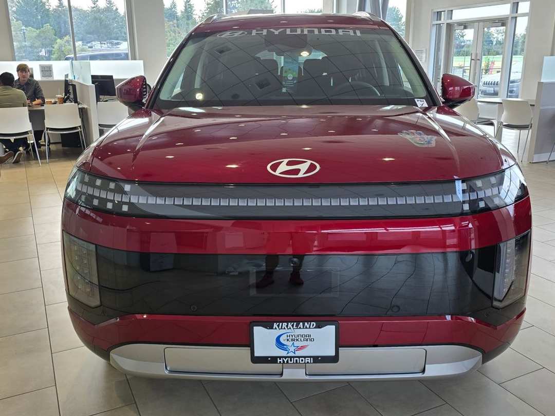 2026 Hyundai Ioniq 9 SEL - Image 2