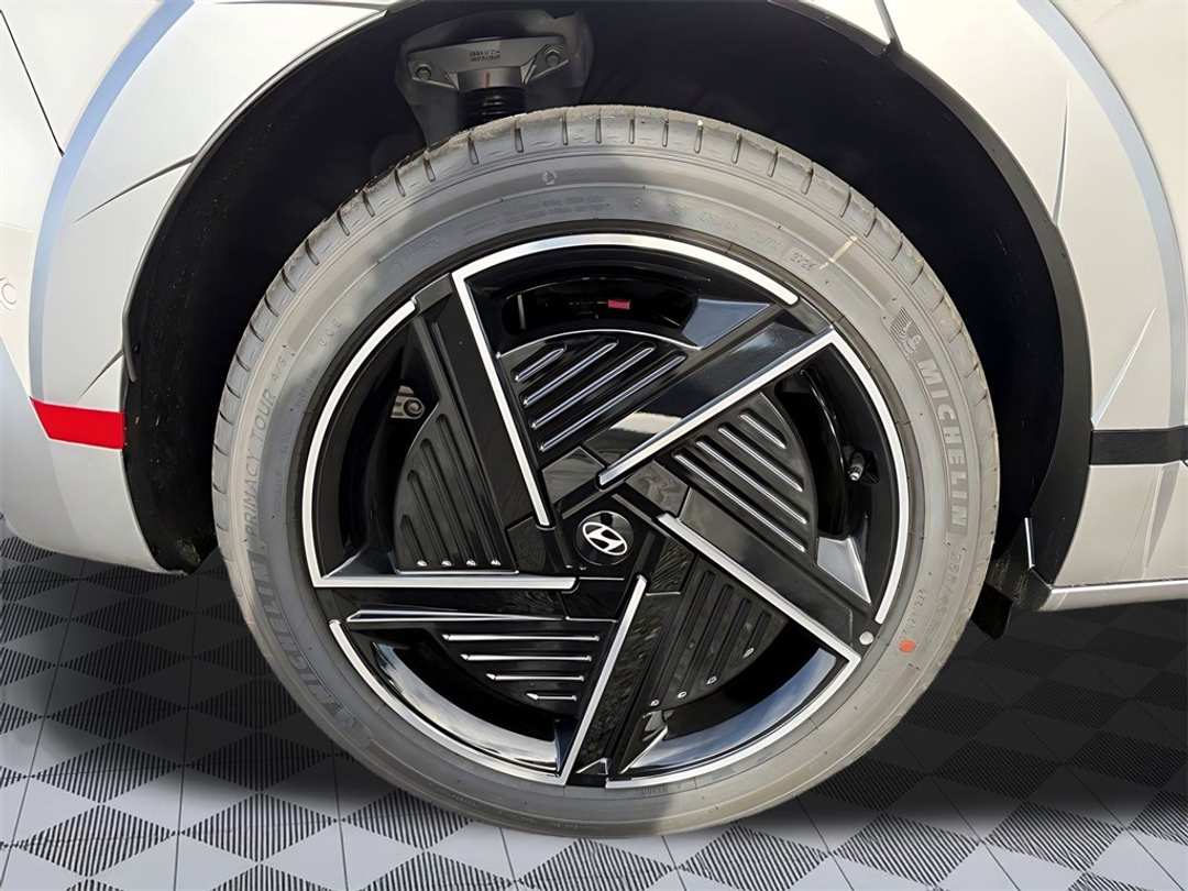 2026 Hyundai Ioniq 5 Limited - Image 9