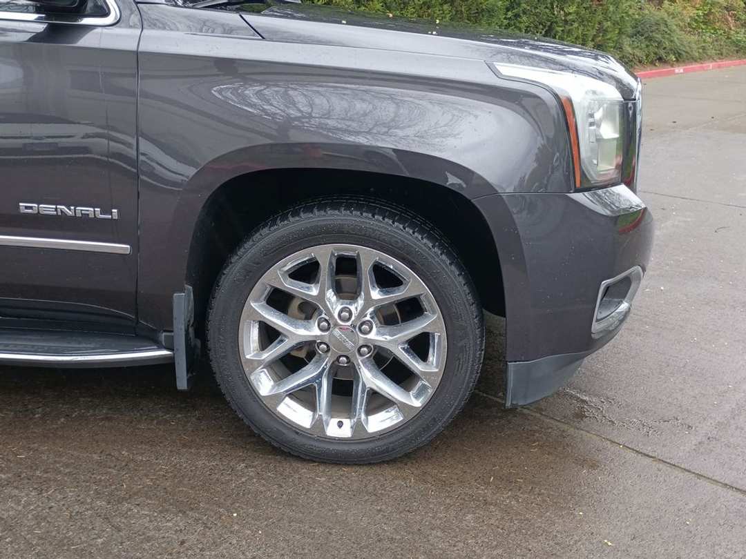 2016 GMC Yukon Denali - Image 2