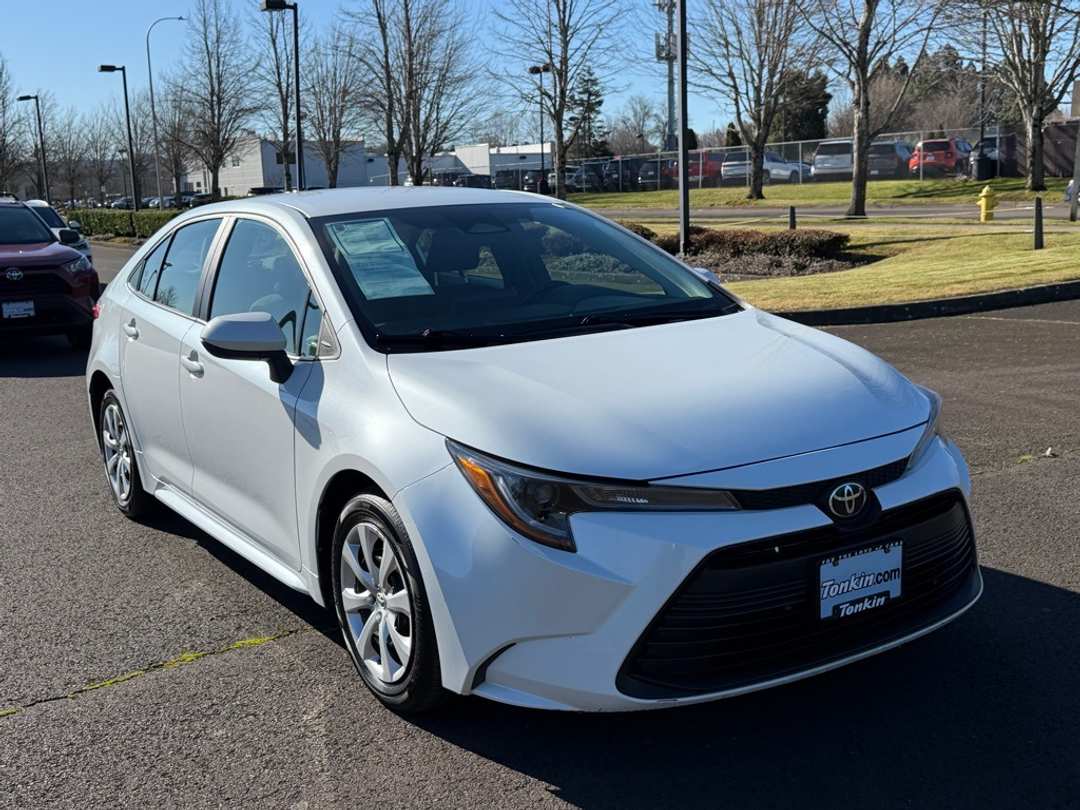 2024 Toyota Corolla LE - Image 2