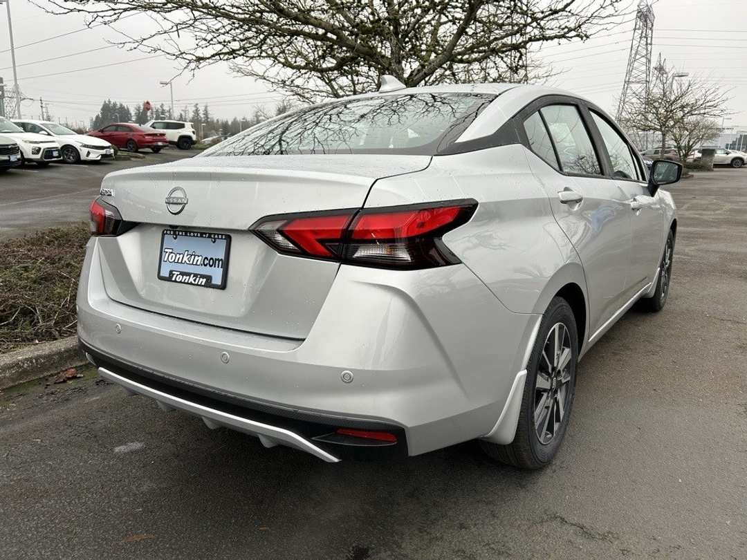 2025 Nissan Versa 1.6 SV - Image 5