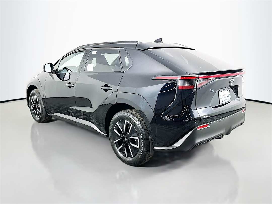 2026 Toyota Bz XLE Plus - Image 5
