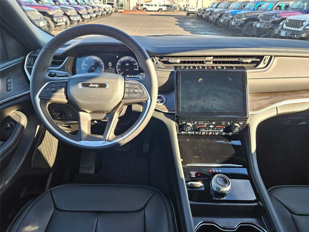 2025 Jeep Grand Cherokee Limited - Image 27