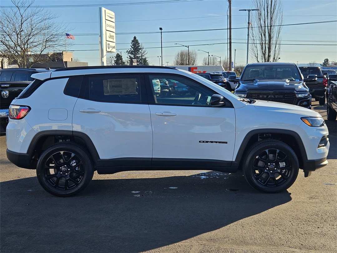 2026 Jeep Compass Latitude - Image 7