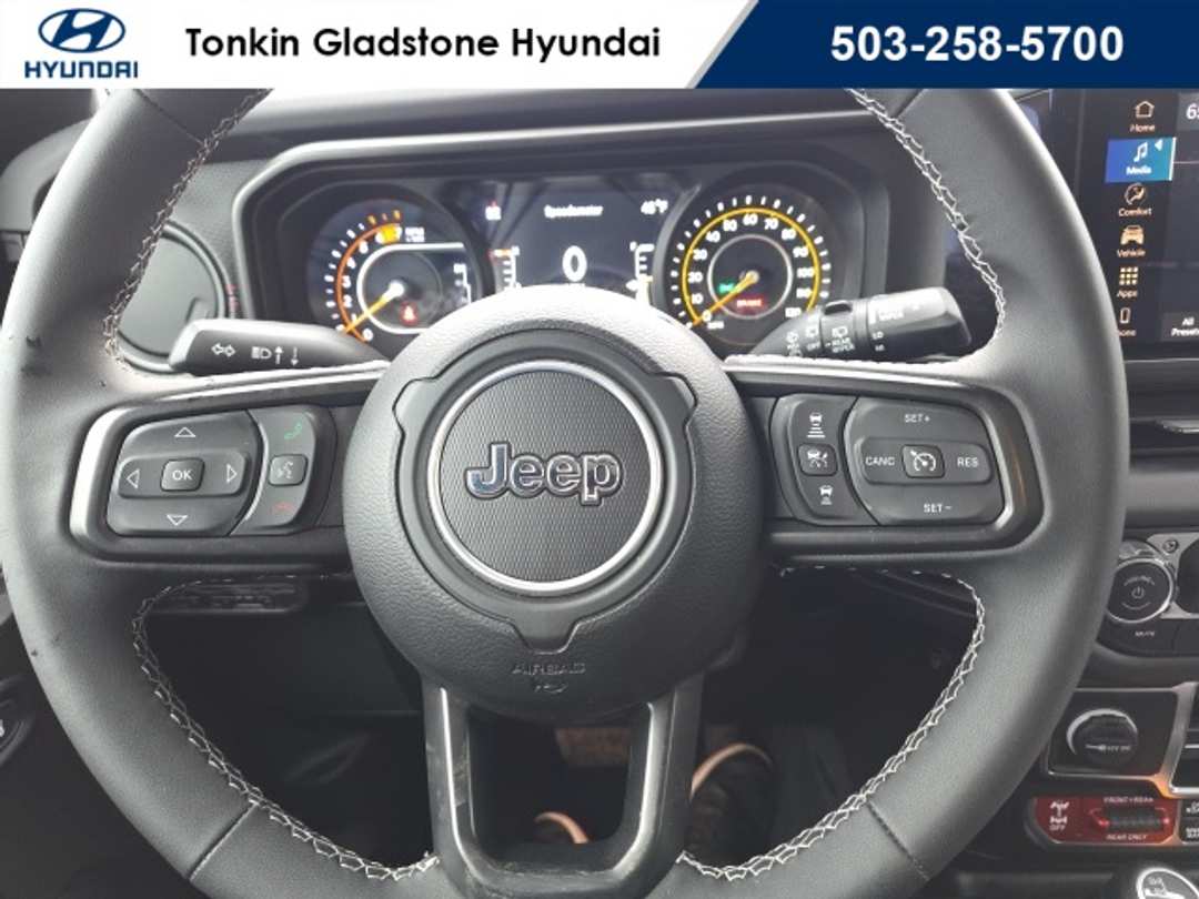 2025 Jeep Wrangler Rubicon - Image 14