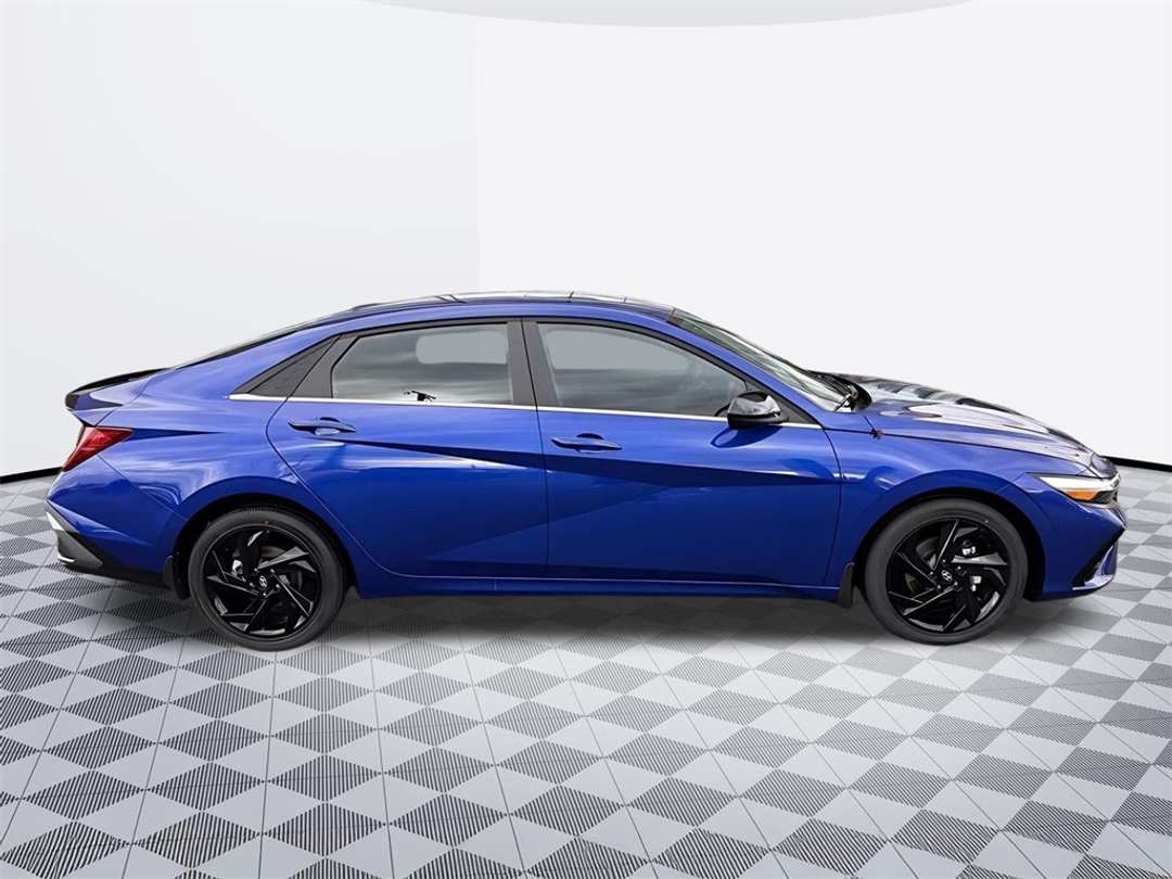 2026 Hyundai Elantra SEL Sport - Image 8