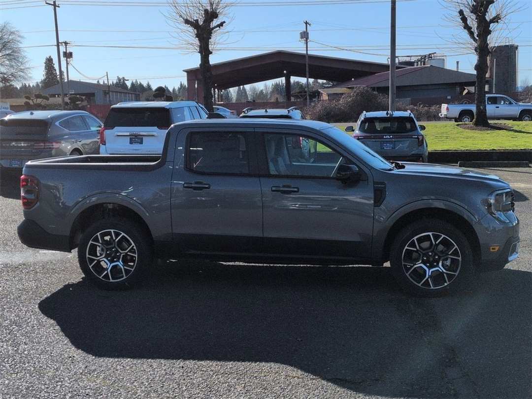 2026 Ford Maverick Lariat - Image 6