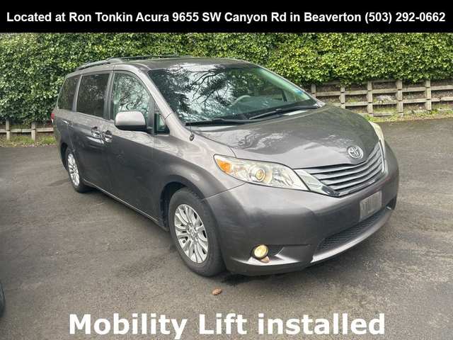 2011 Toyota Sienna XLE