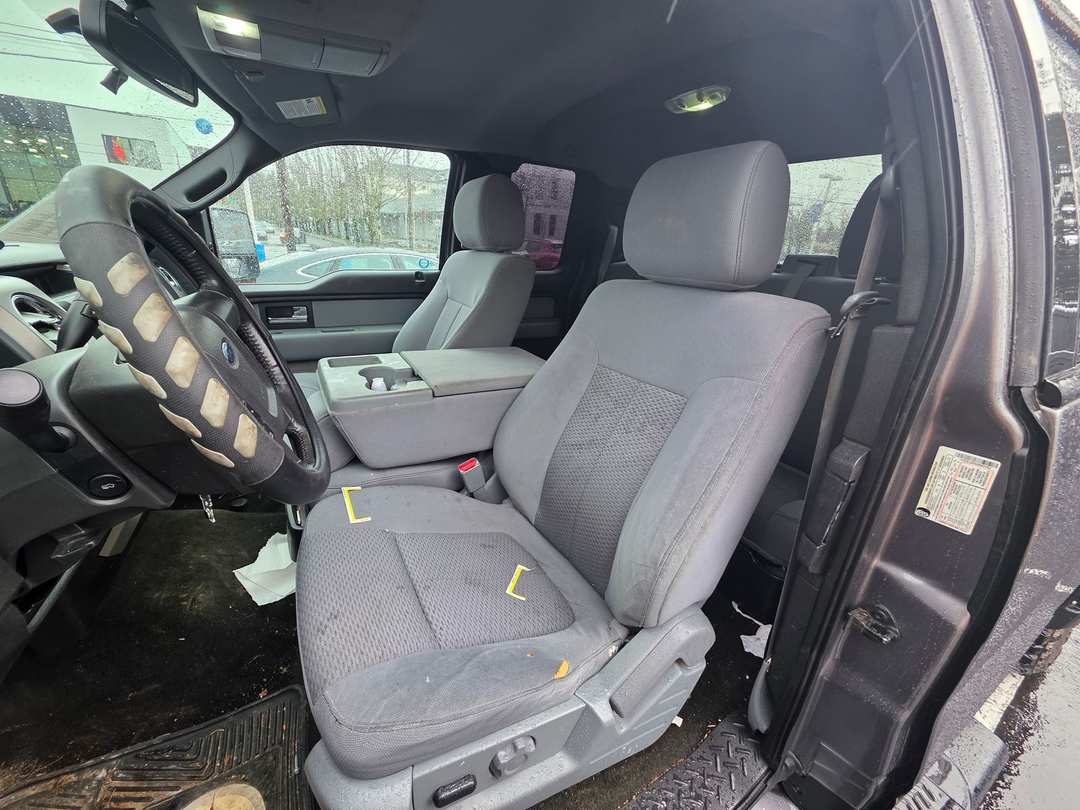 2012 Ford F-150 XLT - Image 11