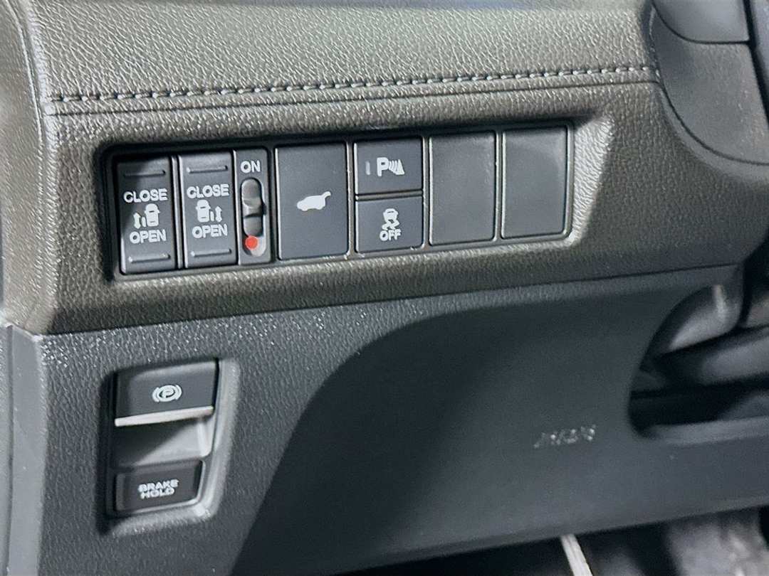 2026 Honda Odyssey Touring - Image 10