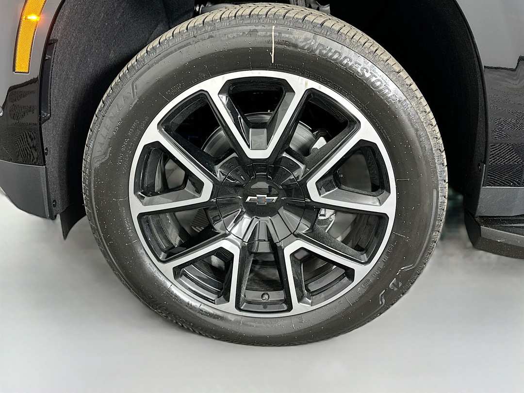 2026 Chevrolet Suburban RST - Image 33