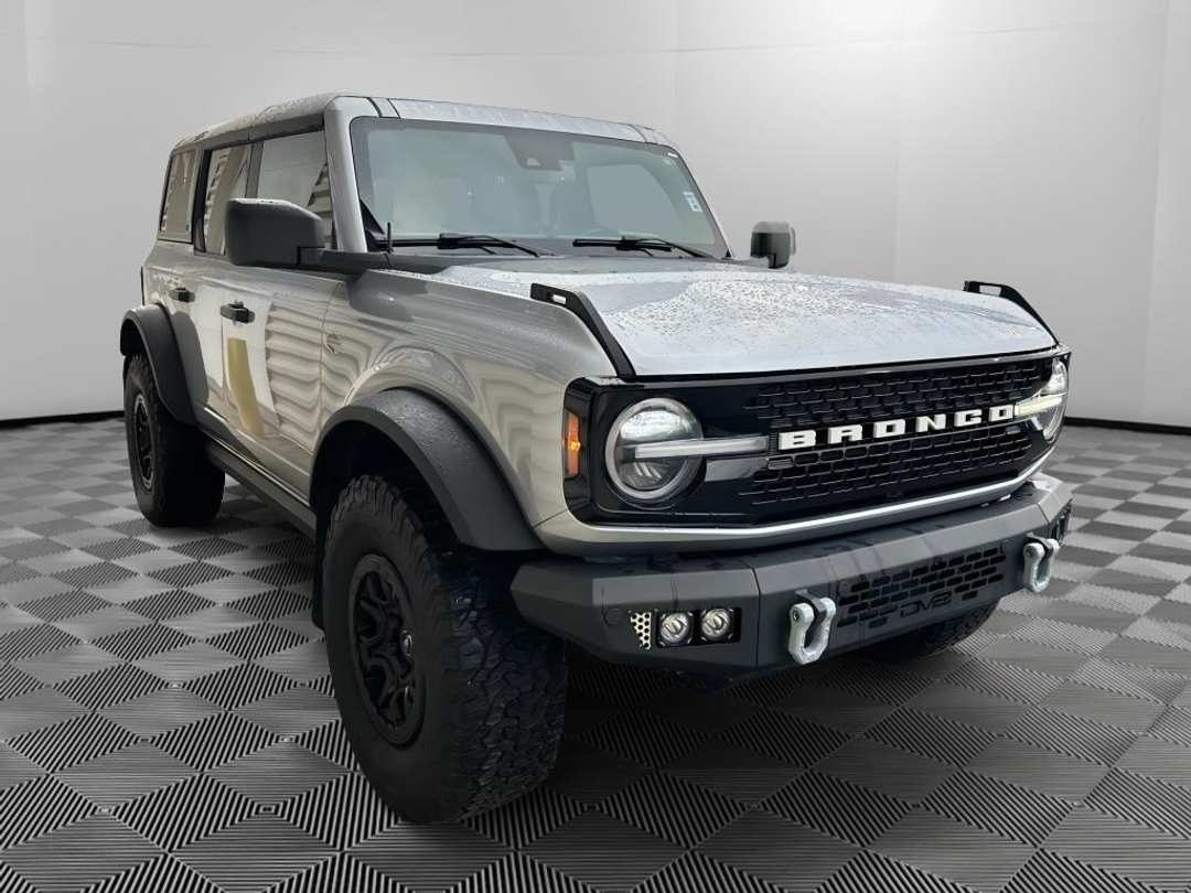2022 Ford Bronco Wildtrak - Image 3