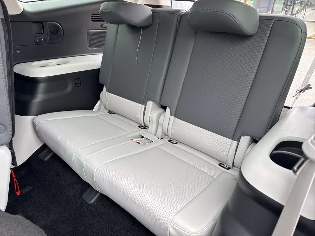 2026 Hyundai Ioniq 9 Performance Limited - Image 44