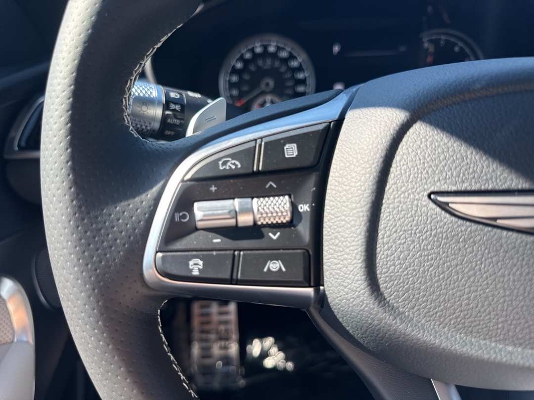 2026 Genesis G70 3.3T Sport Prestige - Image 32