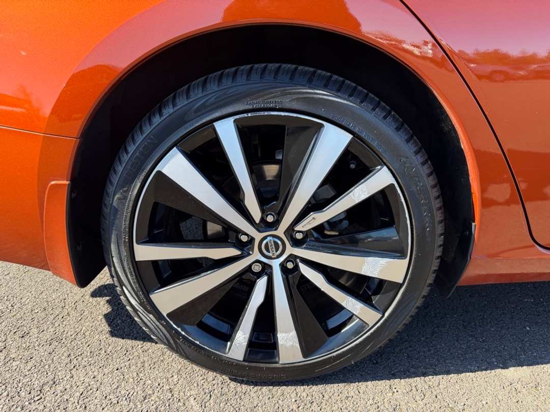 2021 Nissan Altima 2.5 SR - Image 10