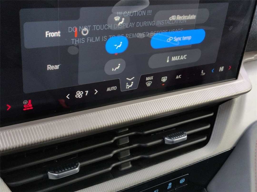 2026 Ford Explorer Active - Image 19