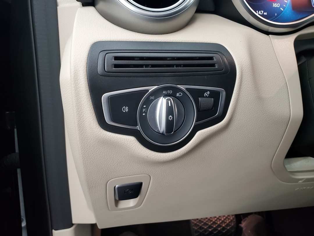 2021 Mercedes-Benz GLC GLC 300 - Image 29