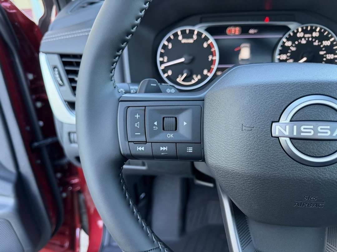 2026 Nissan Rogue Dark Armor - Image 16