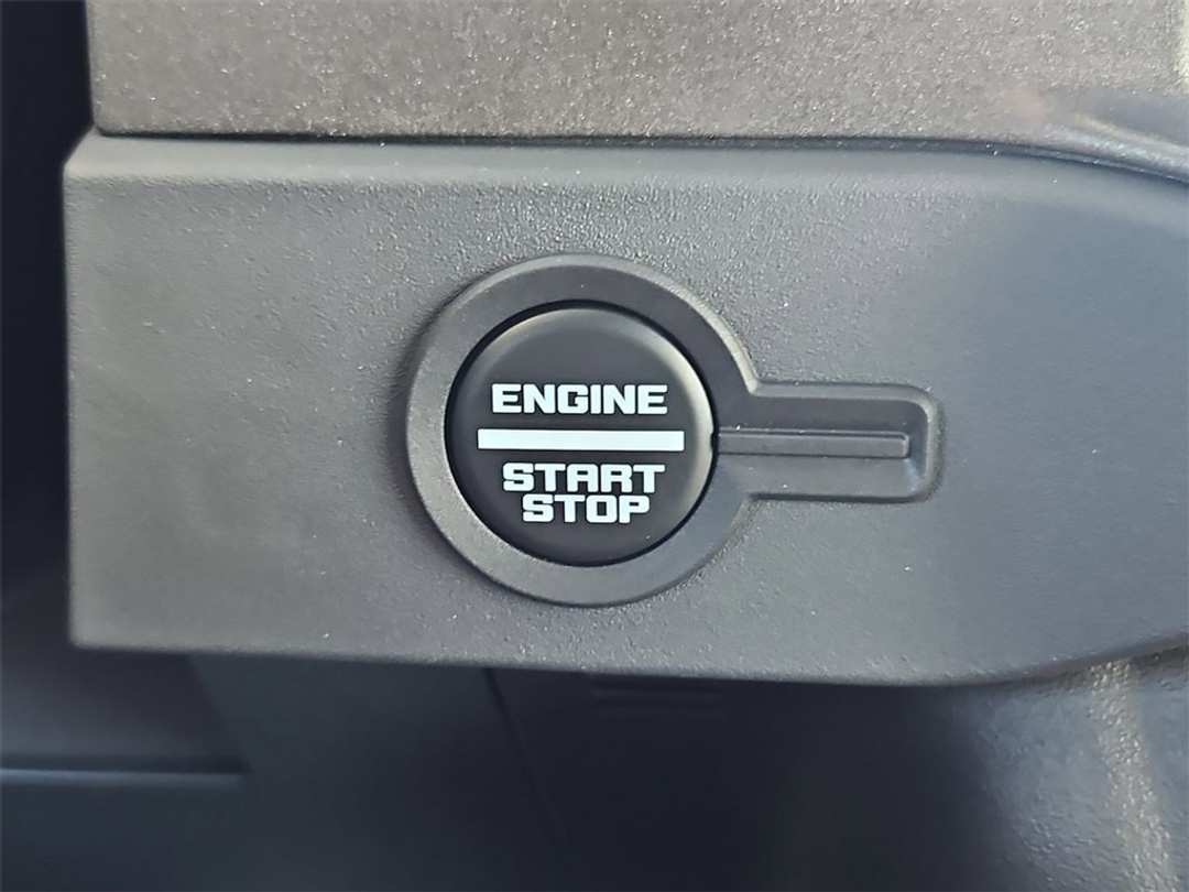 2025 Ford Bronco Base - Image 16