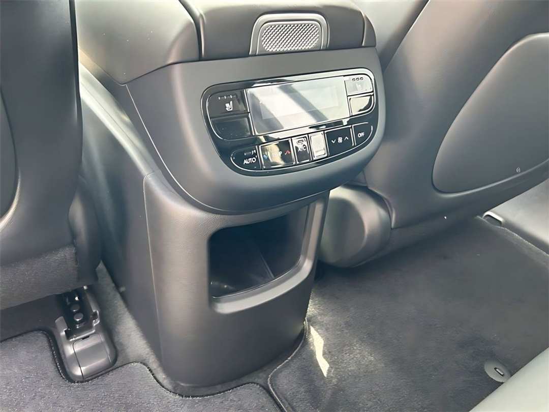 2026 Hyundai Ioniq 9 SEL - Image 24