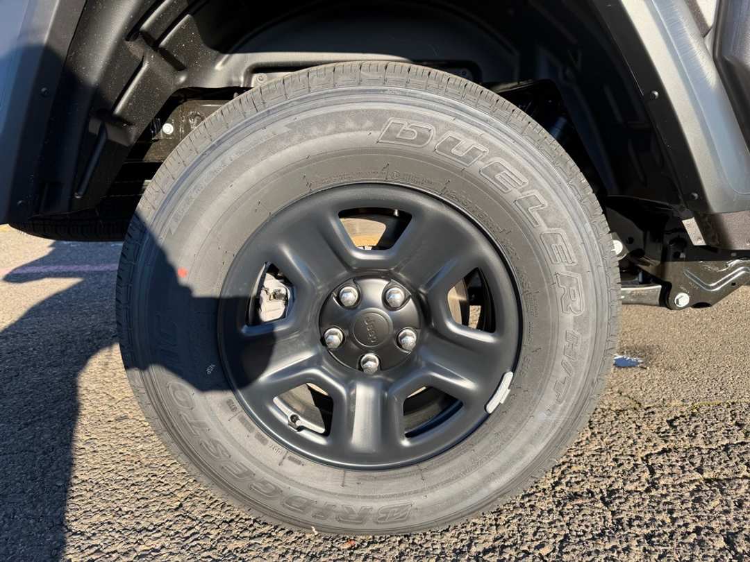 2026 Jeep Gladiator Sport - Image 10