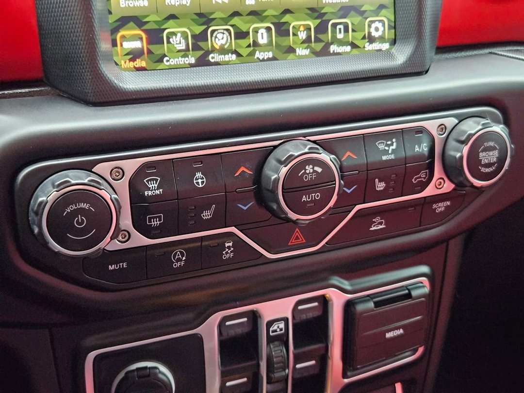 2023 Jeep Wrangler Rubicon - Image 26