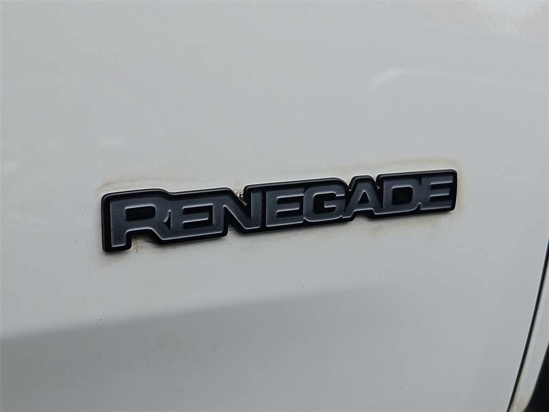2017 Jeep Renegade Altitude - Image 26
