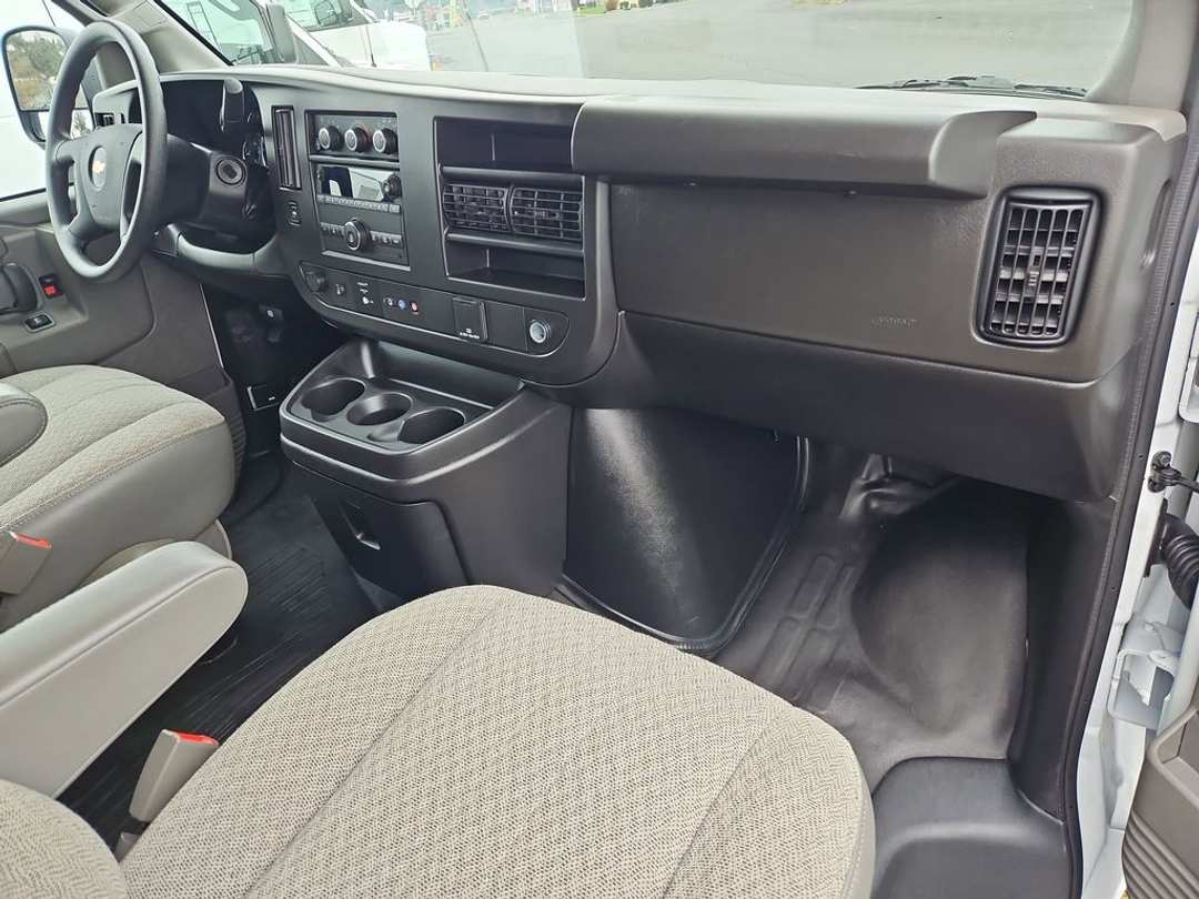 2023 Chevrolet Express 3500 LS - Image 27