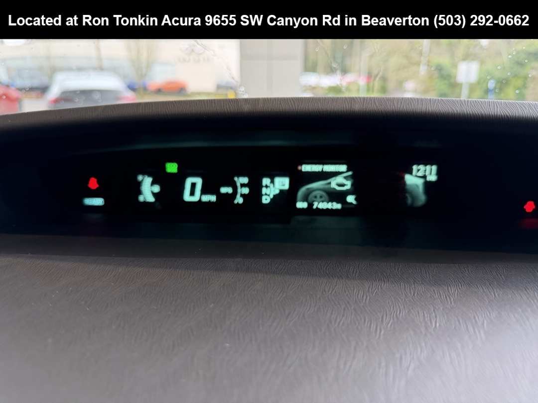 2015 Toyota Prius Advanced - Image 23