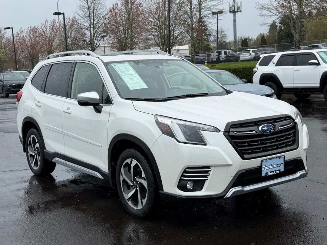 2022 Subaru Forester Touring - Image 2