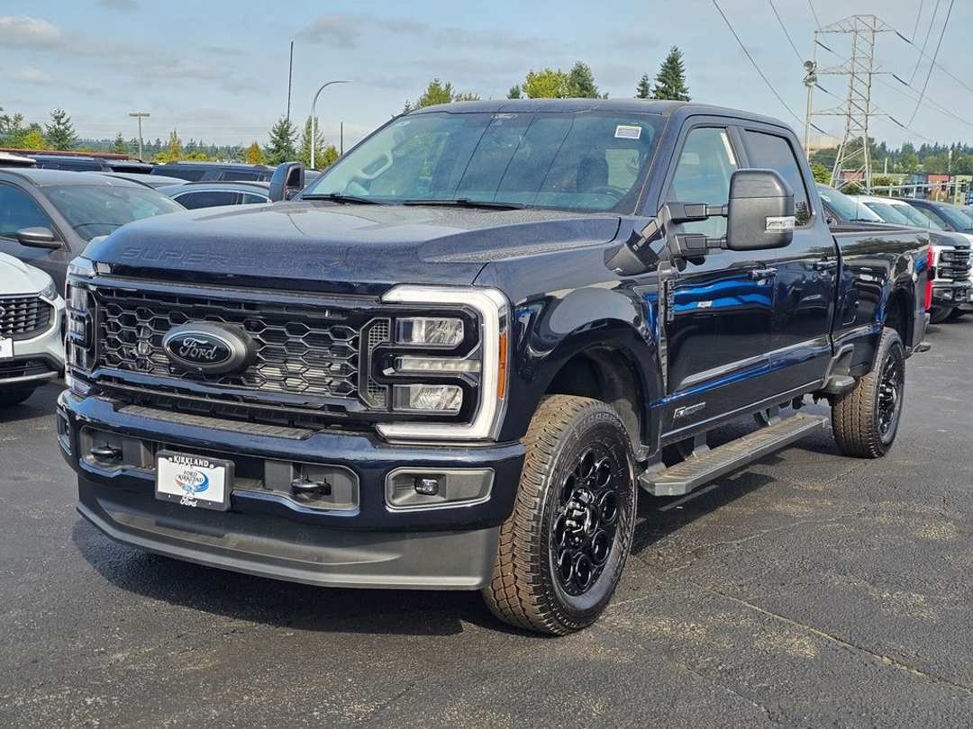 2025 Ford F-350Sd Lariat - Image 3