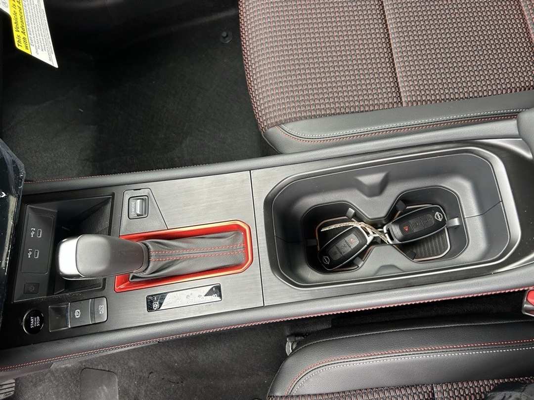 2025 Nissan Kicks SR - Image 17