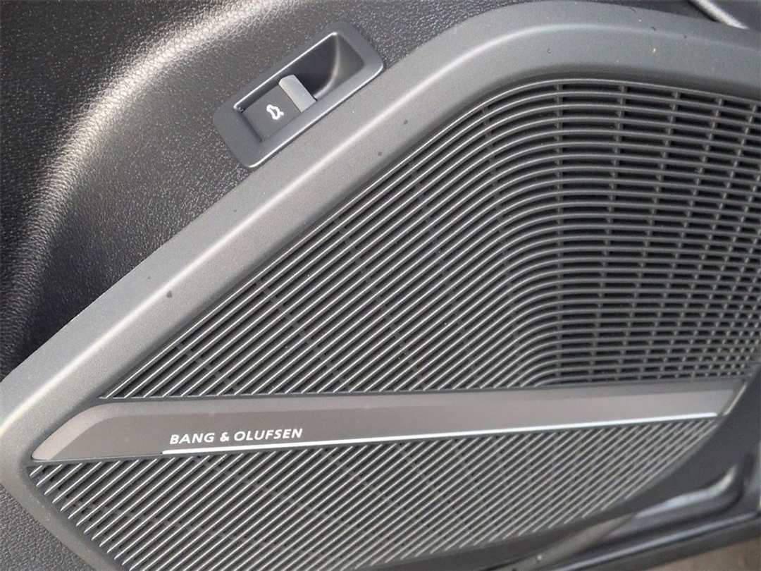 2020 Audi Q5 45 Premium Plus - Image 11